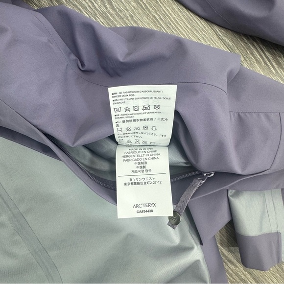 Arc’teryx Solano Jacket Lavender Purple Gore-Tex Windproof Women’s XL - Picture 10 of 14